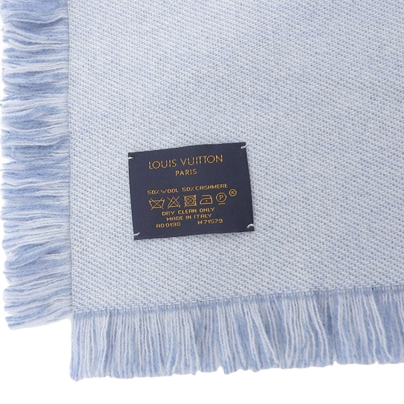 http://ルイヴィトン%20LOUIS%20VUITTON%20エシャルプチームルイ%20マフラー%20ストール%20ウール%20カシミヤ%20ブルー%20M71579%20中古%20LV1213