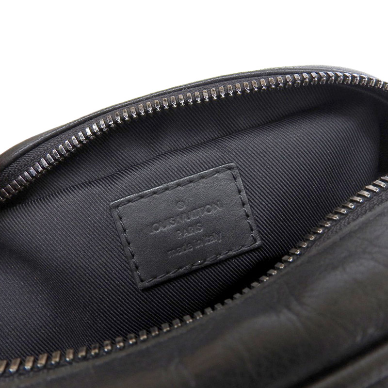 http://ルイヴィトン%20LOUIS%20VUITTON%20モノグラム%20シャドウ%20ダヌーブPM%20NM%20ショルダーバッグ%20斜め掛けショルダー%20M44972%20中古%20LV1413
