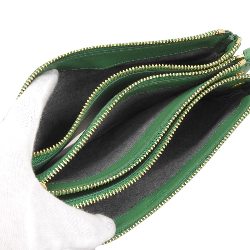 http://セリーヌ%20CELINE%20トリオ%20ショルダーバッグ%20ポシェット%20レザー%20グリーン%20中古%20OB1547