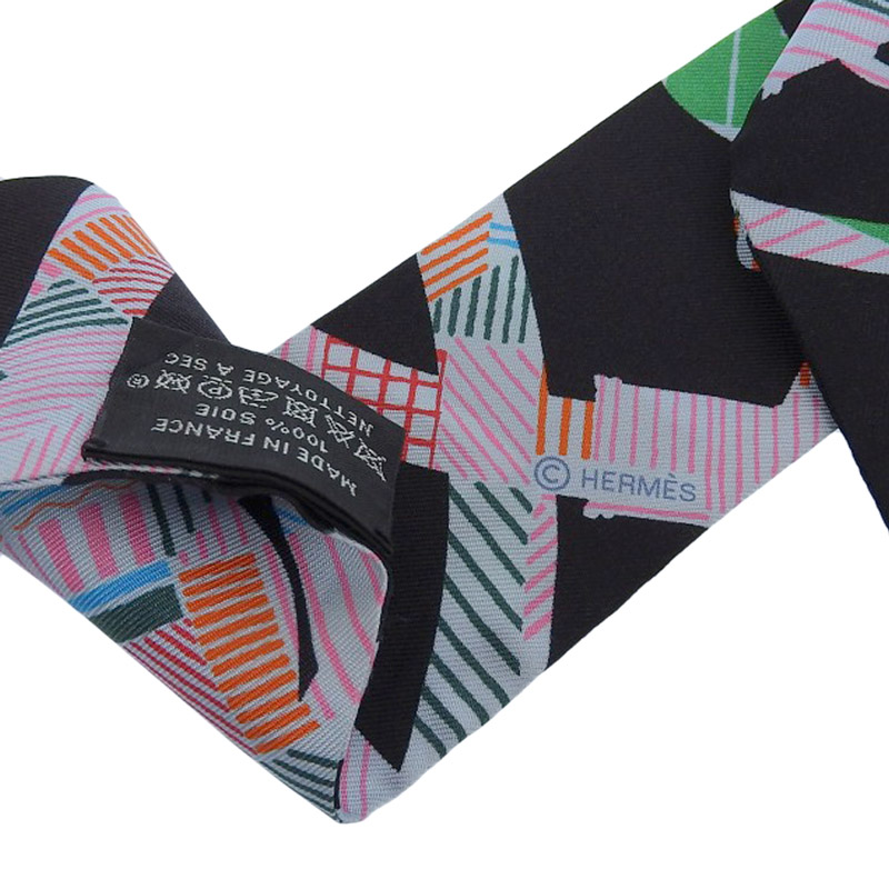 http://エルメス%20HERMES%20ツイリー%20スカーフ%20シルク%20ブラック系%20中古%20HE0878