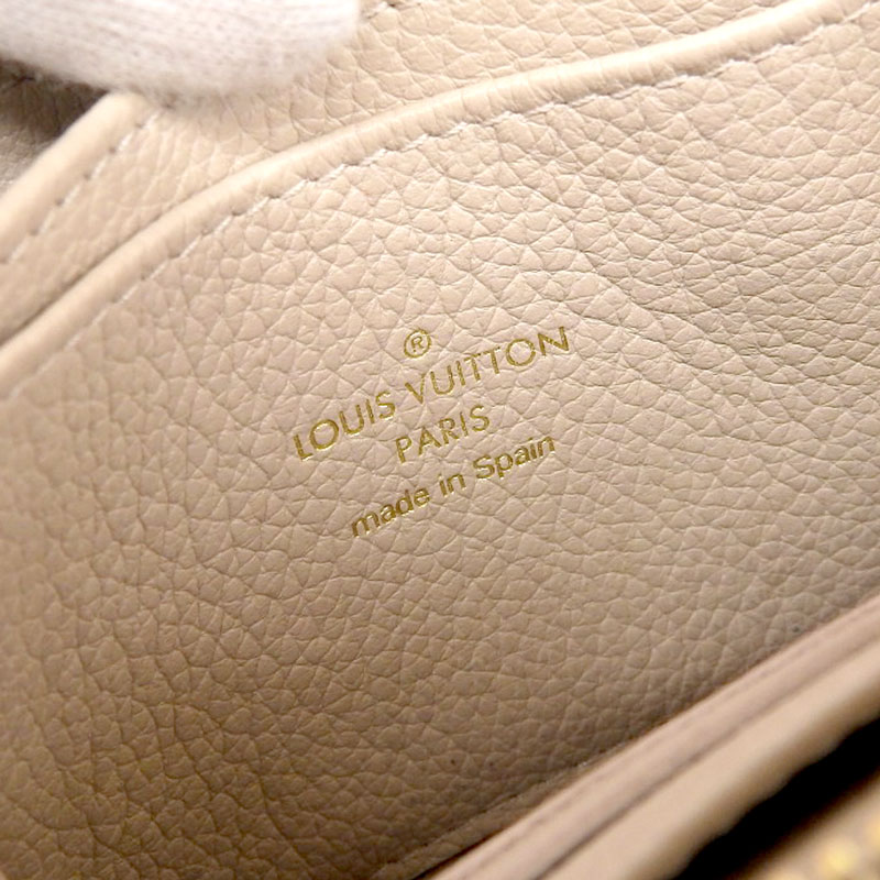 http://ルイヴィトン%20LOUIS%20VUITTON%20ジッピー・コインパース%20ロック・ミー%20コインケース%20ウォレット%20レザー%20グレージュ%20M80100%20中古%20LV1449