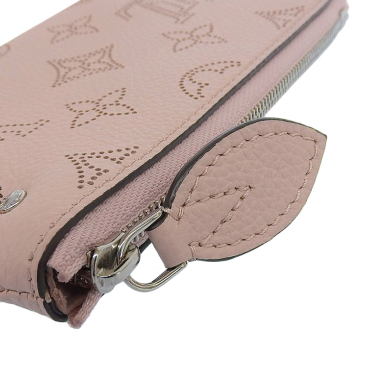 http://ルイヴィトン%20LOUIS%20VUITTON%20カードキーケース%20ポシェット・クレ%20カードキーケース%20マヒナ%20マグノリア%20M69508%20中古%20LV1475