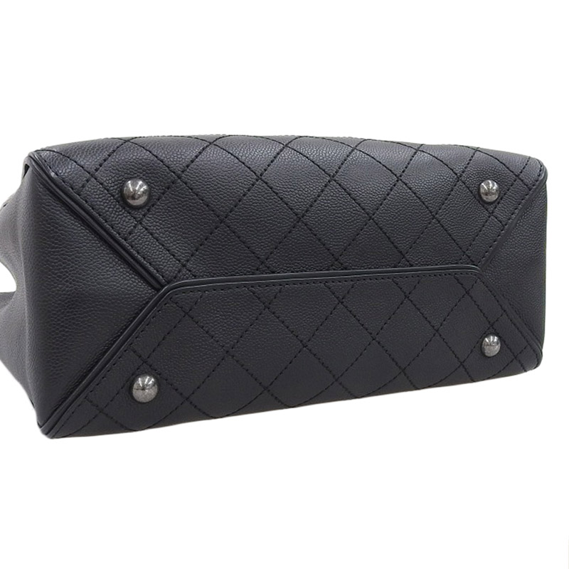http://シャネル%20CHANEL%202WAYバッグ%20トートバッグ%20ショルダーバッグ%20キャビアスキン%20ブラック%2019番台%20A68533%20中古%20CH0902