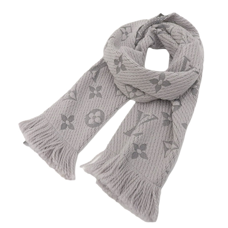 http://ルイヴィトン%20LOUIS%20VUITTON%20エシャルプロゴマニア%20マフラー%20ウール/シルク%20グリペルル%20グレー%20M74742%20中古%20LV1499