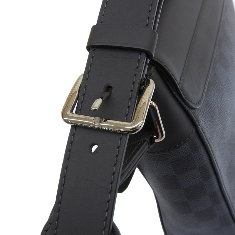 http://ルイヴィトン%20LOUIS%20VUITTON%20ダミエ・コバルト%20ニューポート・メッセンジャーPM%20ショルダーバッグ%20N41587%20中古%20LV1503