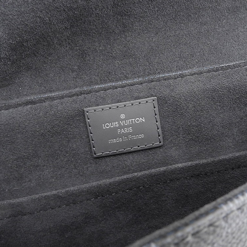 http://ルイヴィトン%20LOUIS%20VUITTON%20ダミエ・コバルト%20ニューポート・メッセンジャーPM%20ショルダーバッグ%20N41587%20中古%20LV1503