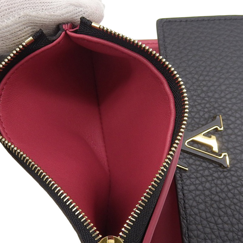 http://ルイヴィトン%20LOUIS%20VUITTON%20ポルトフォイユ%20カプシーヌコンパクト%20財布%20トリヨン%20ノワール/ホットピンク%20M62157%20中古%20LV1508