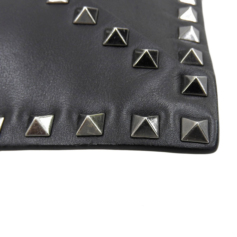 http://ヴァレンティノ%20VALENTINO%20クラッチバッグ%20スタッズ%20レザー%20ブラック%20中古%20OB1653