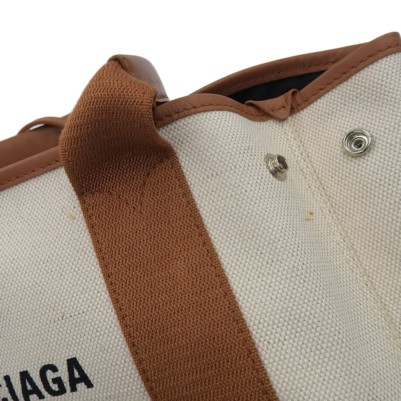 http://バレンシアガ%20BALENCIAGA%20ネイビーカバスXS%202WAYバッグ%20キャンバス/レザー%20ホワイト系/ブラウン%20390346%20中古%20OB1655