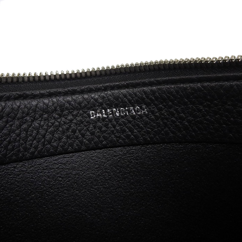 http://バレンシアガ%20BALENCIAGA%20エブリデイ%20クラッチバッグ%20レザー%20ブラック%20516358%20中古%20OB1656