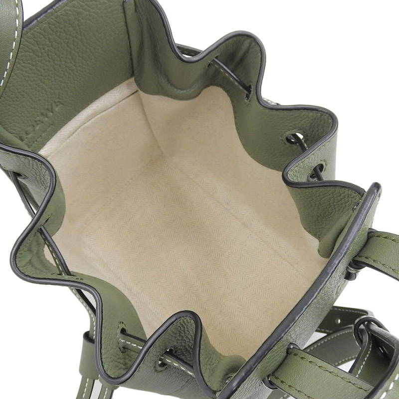 http://ロエベ%20LOEWE%20ハンモックミニ%202WAYバッグ%20ハンドバッグ%20ショルダーバッグ%20レザー%20カーキ%20中古%20OB1663