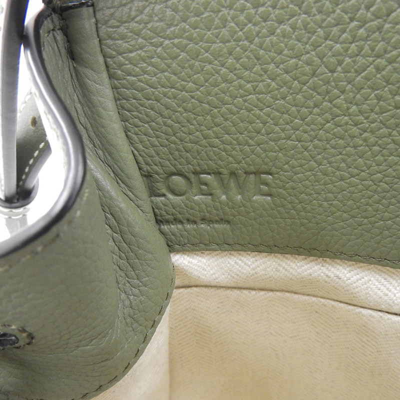 http://ロエベ%20LOEWE%20ハンモックミニ%202WAYバッグ%20ハンドバッグ%20ショルダーバッグ%20レザー%20カーキ%20中古%20OB1663