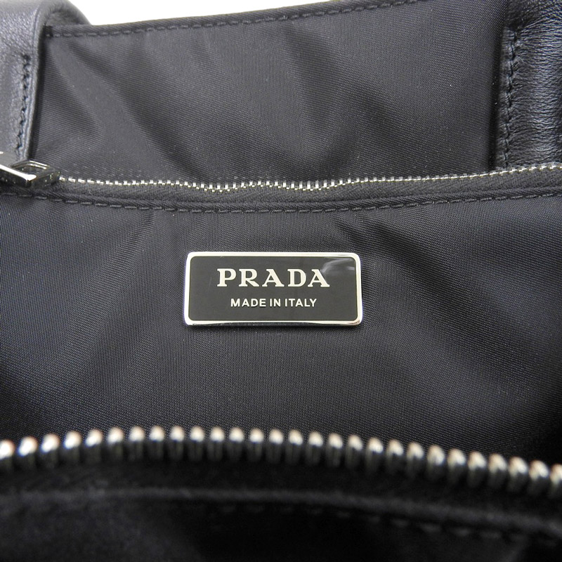 http://プラダ%20PRADA%20パデッド%202WAYバッグ%20トートバッグ%20ショルダーバッグ%20ナイロン/レザー%20ブラック%201BG426%20中古%20OB1672