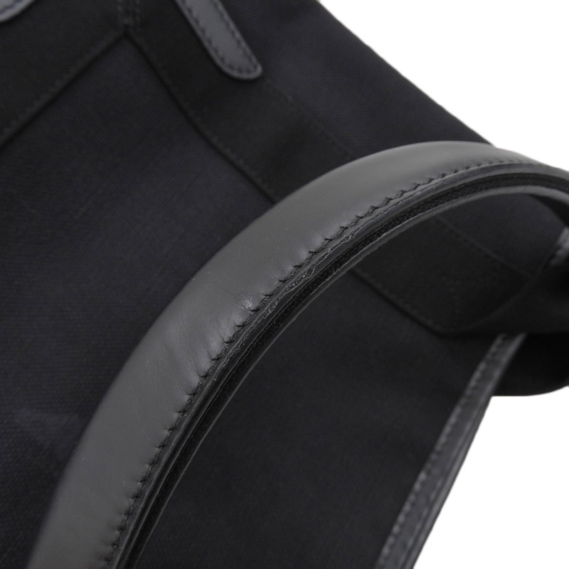 http://バレンシアガ%20BALENCIAGA%20ネイビーカバスS%20ハンドバッグ%20キャンバス/レザー%20ブラック%20339933%20中古%20OB1673