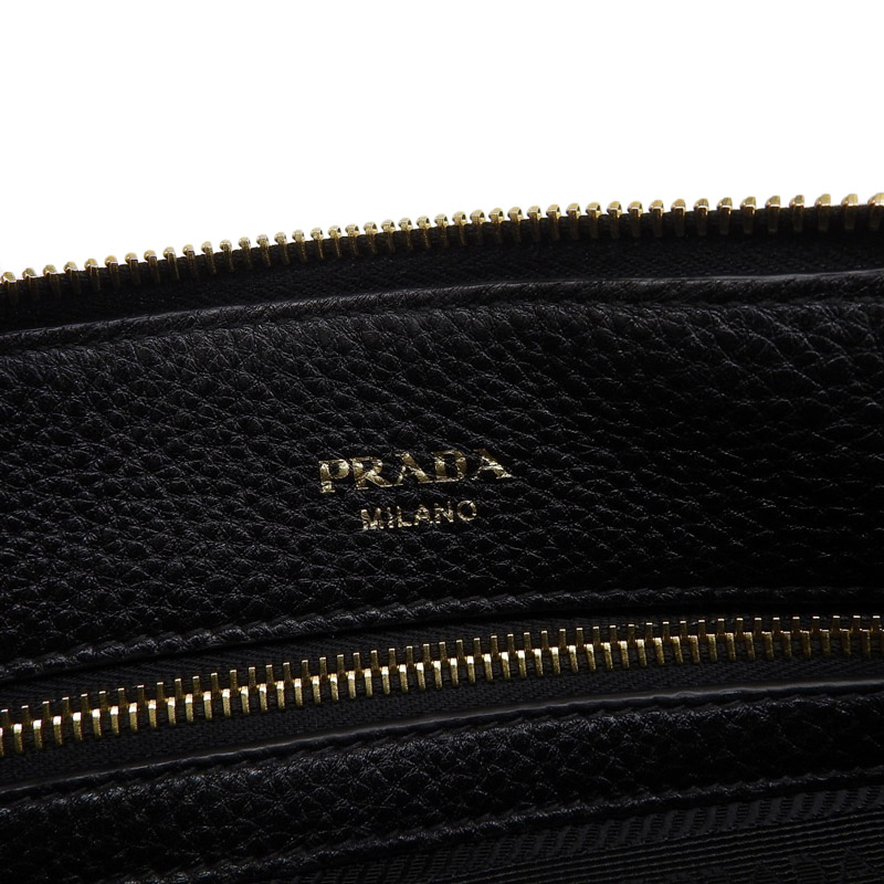 http://プラダ%20PRADA%202WAYバッグ%20ハンドバッグ%20ショルダーバッグ%20レザー%20ブラック%20中古%20OB1679