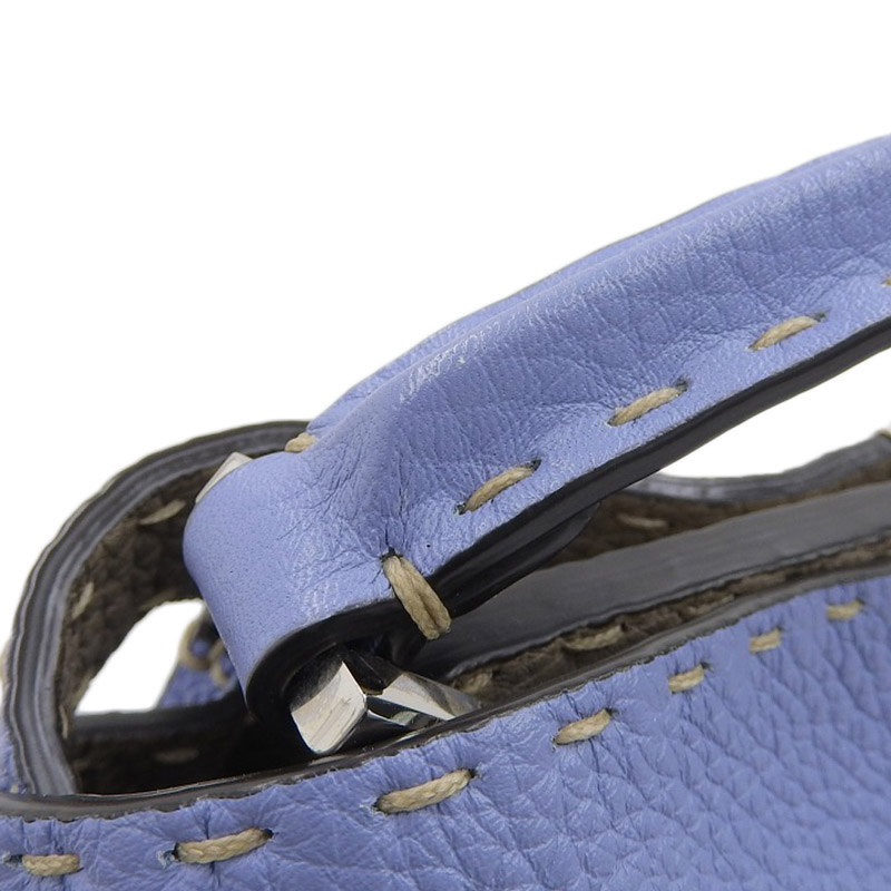 http://フェンディ%20FENDI%20ピーカブー%20エッセンシャリー%20セレリア%202WAYバッグ%20ハンドバッグ%20ショルダーバッグ%20レザー%20ブルー%20中古%20OB1685