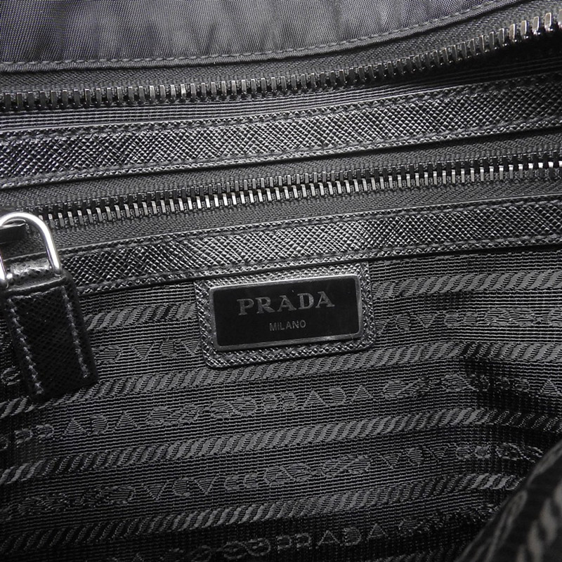 http://プラダ%20PRADA%20ショルダーバッグ%20斜め掛けショルダー%20ナイロン%20レザー%20ブラック%202VH118%20中古%20OB1689