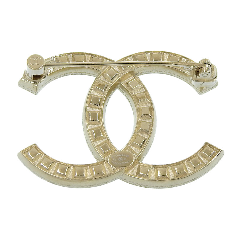 http://シャネル%20CHANEL%20ブローチ%20ココマーク%20GP%20ラインストーン%20ゴールド色%20A21P%20中古%20CH0899