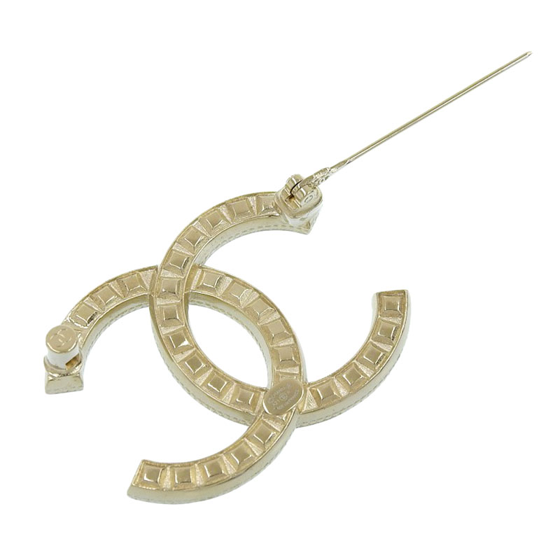 http://シャネル%20CHANEL%20ブローチ%20ココマーク%20GP%20ラインストーン%20ゴールド色%20A21P%20中古%20CH0899