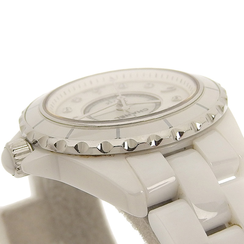 http://シャネル%20CHANEL%20J12%20レディース%20クォーツ%20腕時計%20セラミック/SS%208Pダイヤモンド%20ホワイトシェル文字盤%20H2570%20中古%20CH0900