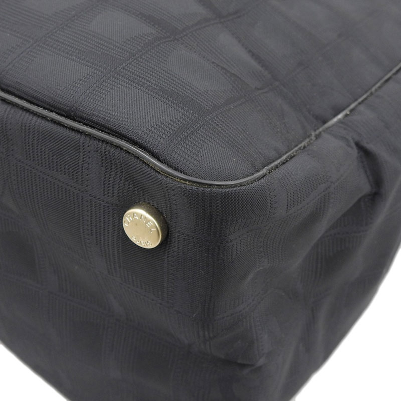 http://シャネル%20CHANEL%20ニュートラベルラインMM%20トートバッグ%20ナイロン/レザー%20ブラック%209番台%20美品%20CH0905