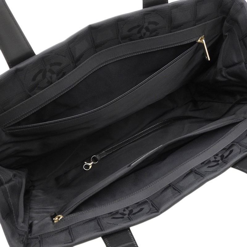 http://シャネル%20CHANEL%20ニュートラベルラインMM%20トートバッグ%20ナイロン/レザー%20ブラック%209番台%20美品%20CH0905