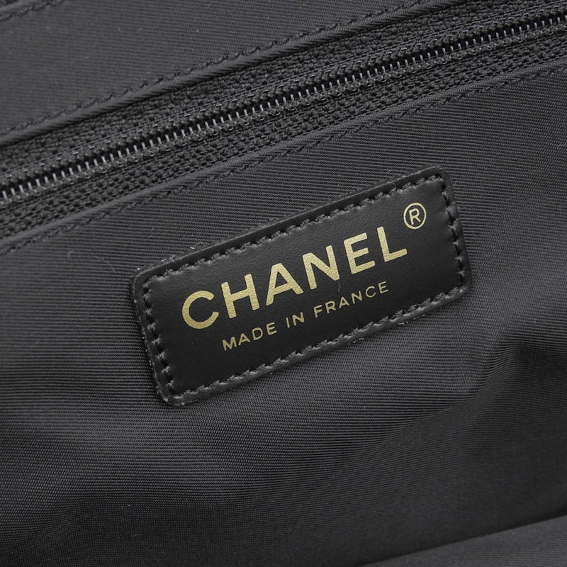 http://シャネル%20CHANEL%20ニュートラベルラインMM%20トートバッグ%20ナイロン/レザー%20ブラック%209番台%20美品%20CH0905