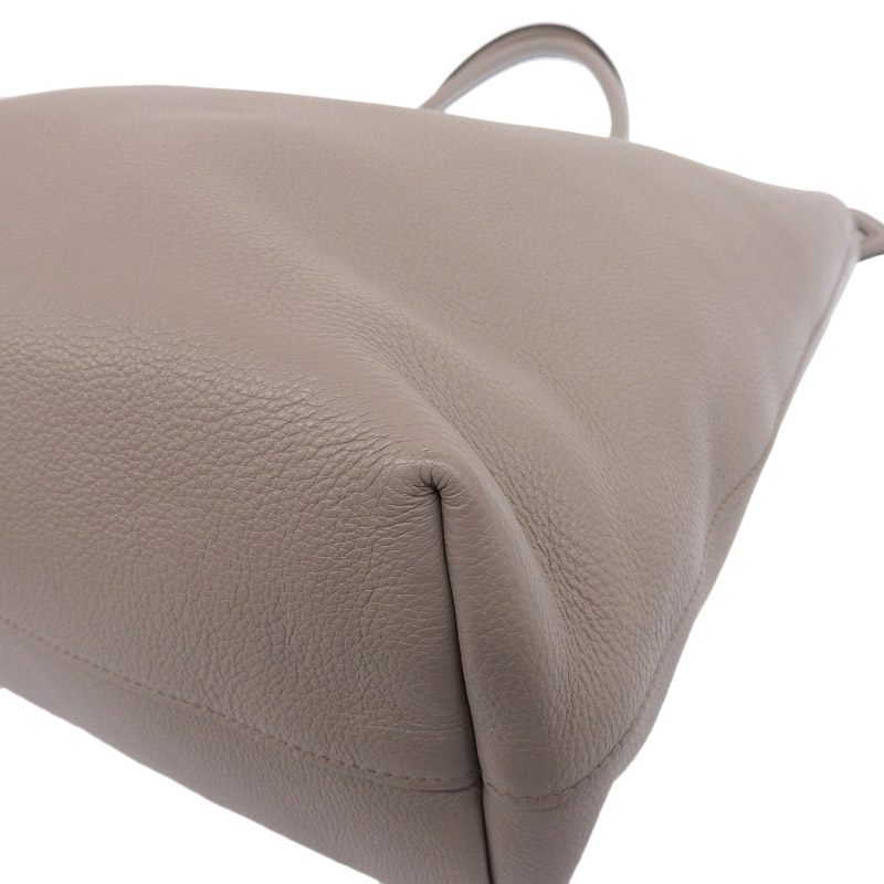 http://プラダ%20PRADA%202WAYバッグ%20ハンドバッグ%20ショルダーバッグ%20レザー%20グレー%20中古%20OB1694
