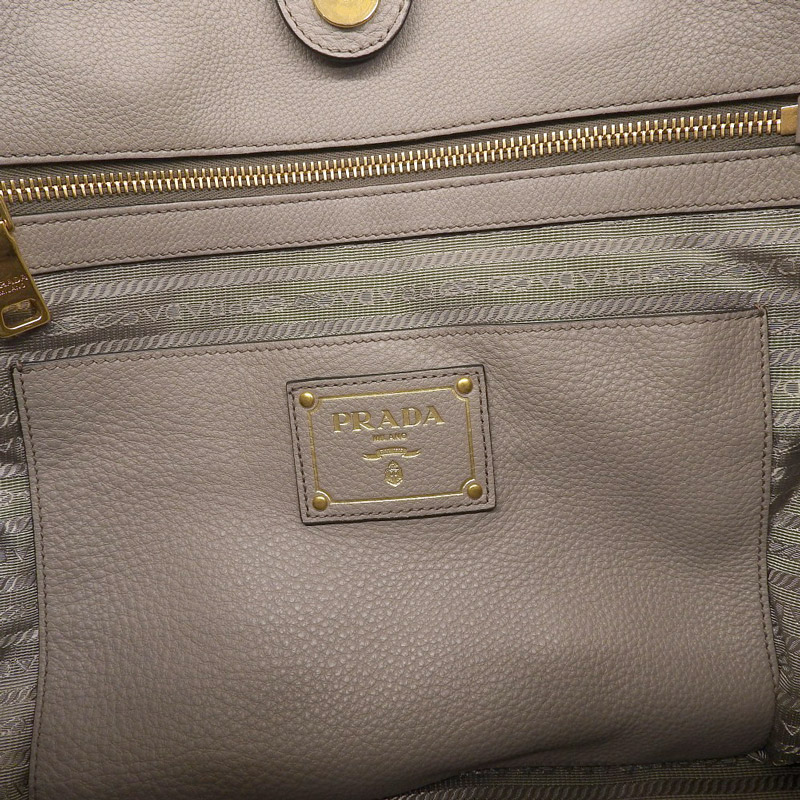 http://プラダ%20PRADA%202WAYバッグ%20ハンドバッグ%20ショルダーバッグ%20レザー%20グレー%20中古%20OB1694