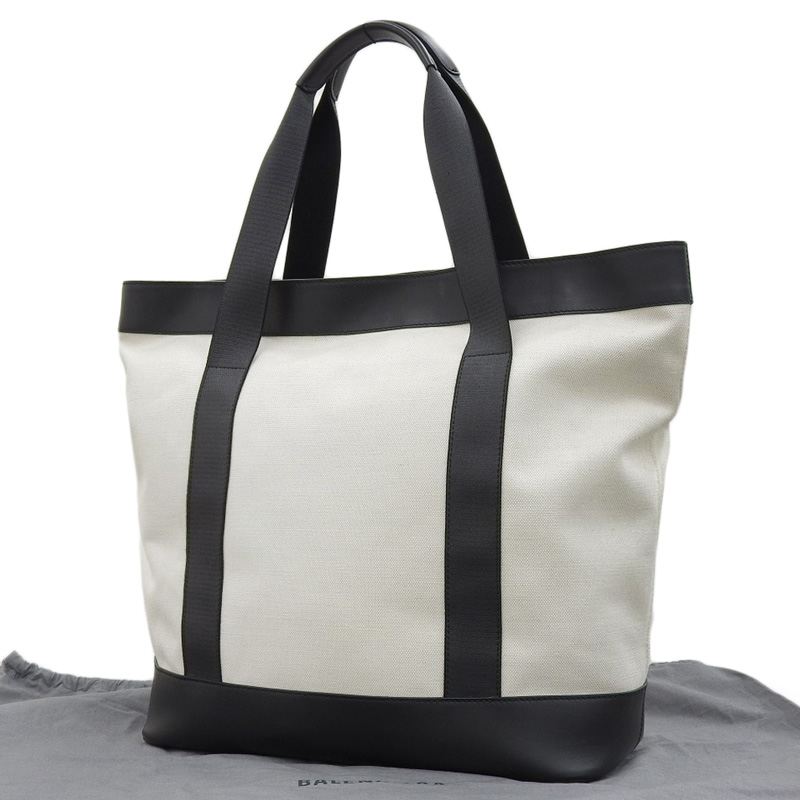 http://バレンシアガ%20BALENCIAGA%20ネイビートート%20トートバッグ%20キャンバス/レザー%20ホワイト/ブラック%20374767%20中古%20OB1700