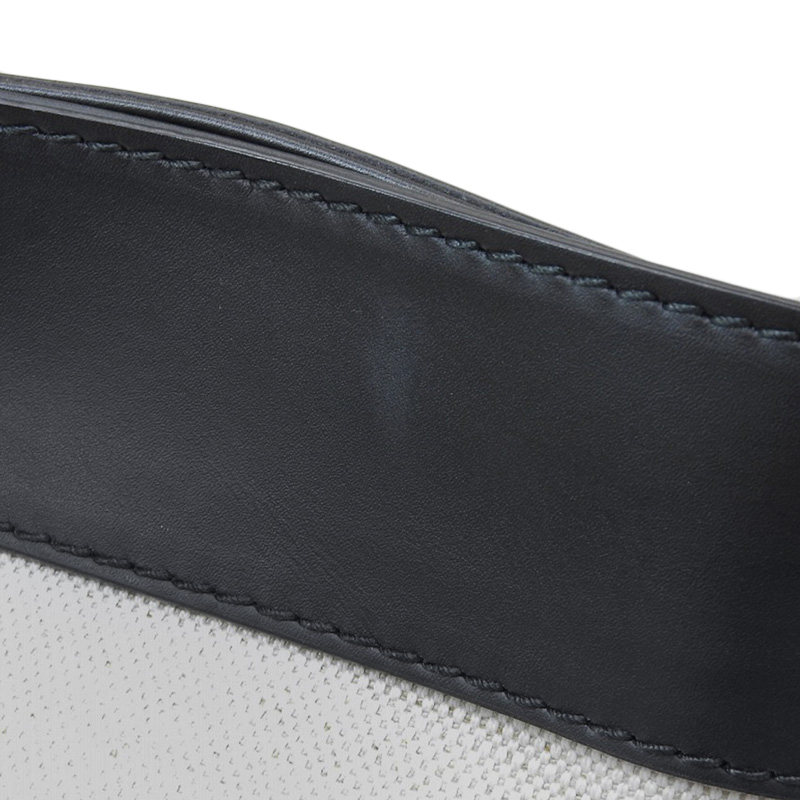 http://バレンシアガ%20BALENCIAGA%20ネイビートート%20トートバッグ%20キャンバス/レザー%20ホワイト/ブラック%20374767%20中古%20OB1700