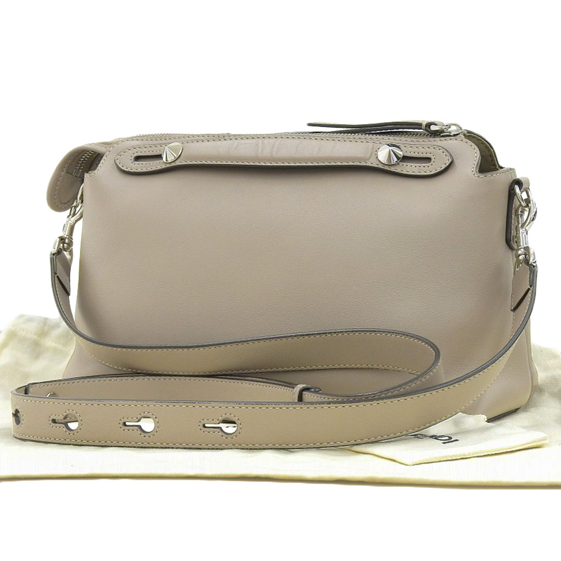 http://フェンディ%20FENDI%20バイザウェイ%20ミディアム%202WAYバッグ%20ハンドバッグ%20ショルダーバッグ%20レザー%20グレージュ%208BL146%20中古%20OB1708