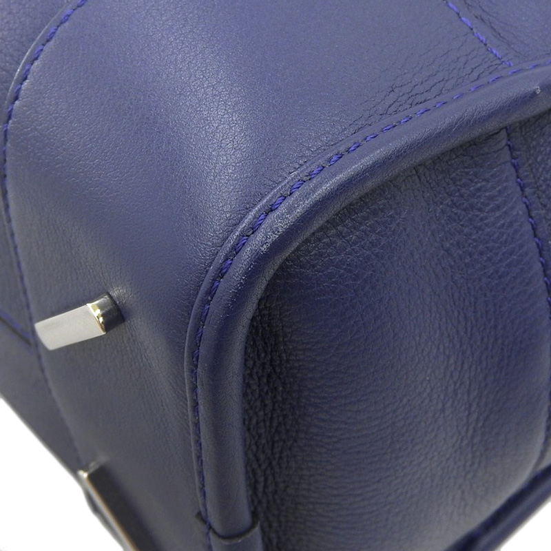 http://ロエベ%20LOEWE%20アマソナ28%202WAYバッグ%20ハンドバッグ%20ショルダーバッグ%20レザー%20ネイビー%20中古%20OB1712