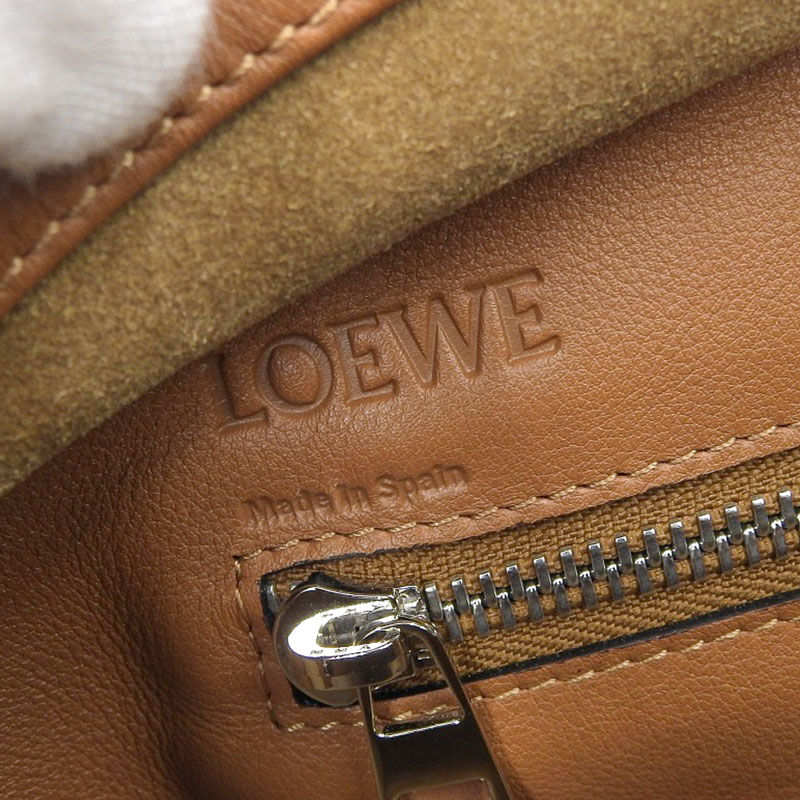 http://ロエベ%20LOEWE%20アマソナ28%202WAYバッグ%20ハンドバッグ%20ショルダーバッグ%20レザー%20ブラウン%20中古%20OB1715