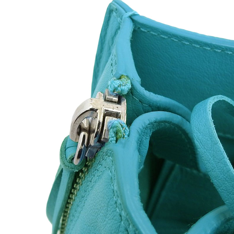 http://バレンシアガ%20BALENCIAGA%20ペーパーミニ%202WAYバッグ%20ハンドバッグ%20ショルダーバッグ%20レザー%20ブルー%20357333%20中古%20OB1721