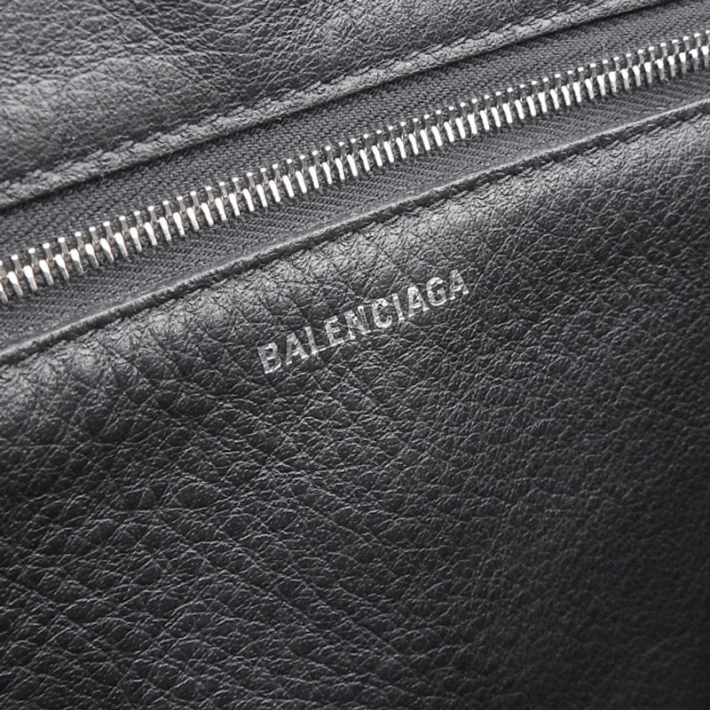 http://バレンシアガ%20BALENCIAGA%20ペーパーミニ%202WAYバッグ%20ハンドバッグ%20ショルダーバッグ%20レザー%20ブラック%20370926%20中古%20OB1722