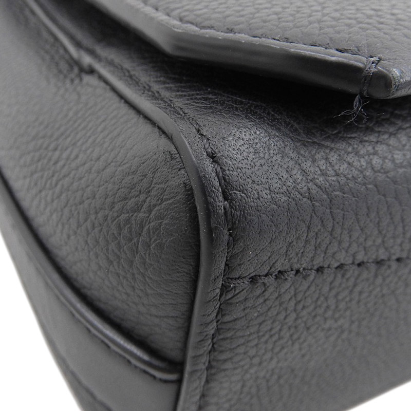 http://ルイヴィトン%20LOUIS%20VUITTON%20LVアエログラム%20テイクオフ・メッセンジャー%20ショルダーバッグ%20ノワール%20M57080%20中古%20LV1535