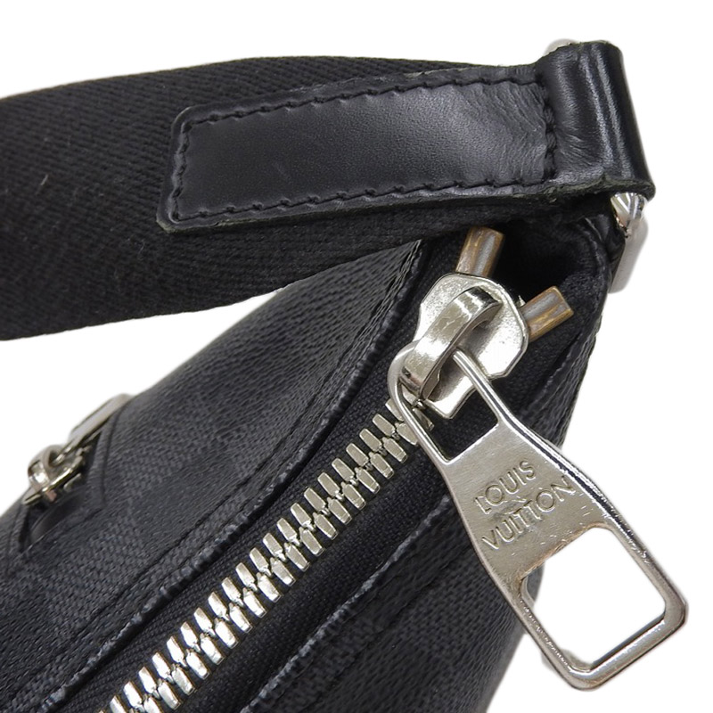 http://ルイヴィトン%20LOUIS%20VUITTON%20ダミエ・グラフィット%20ミックPM%20ショルダーバッグ%20斜め掛けショルダー%20N41211%20中古%20LV1540