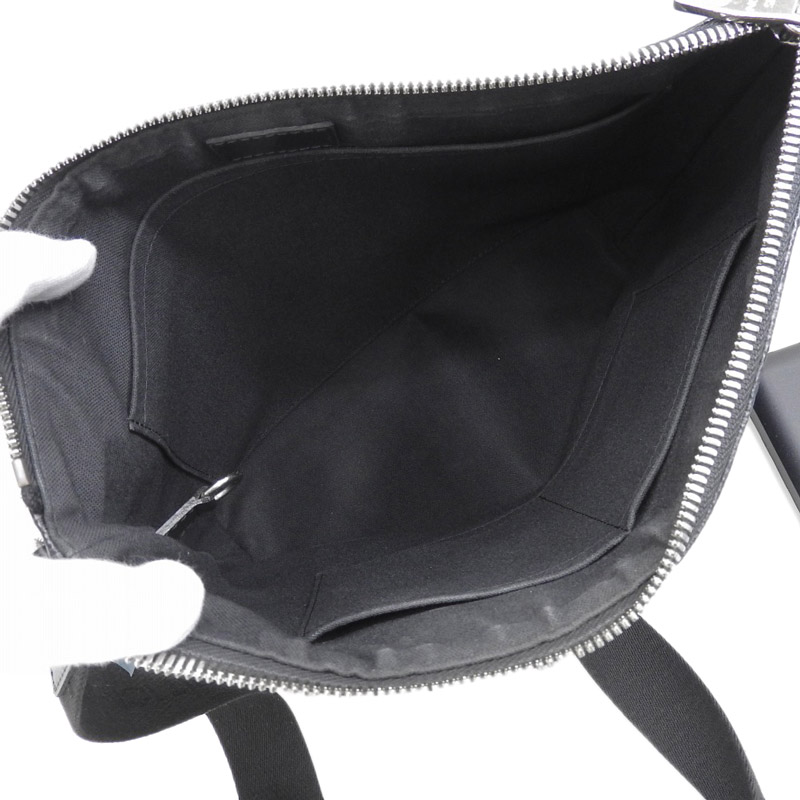 http://ルイヴィトン%20LOUIS%20VUITTON%20ダミエ・グラフィット%20ミックPM%20ショルダーバッグ%20斜め掛けショルダー%20N41211%20中古%20LV1540