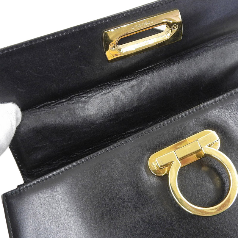 http://フェラガモ%20FERRAGAMO%20ガンチーニ%202WAYバッグ%20ハンドバッグ%20ショルダーバッグ%20レザー%20ブラック%20中古%20OB1732