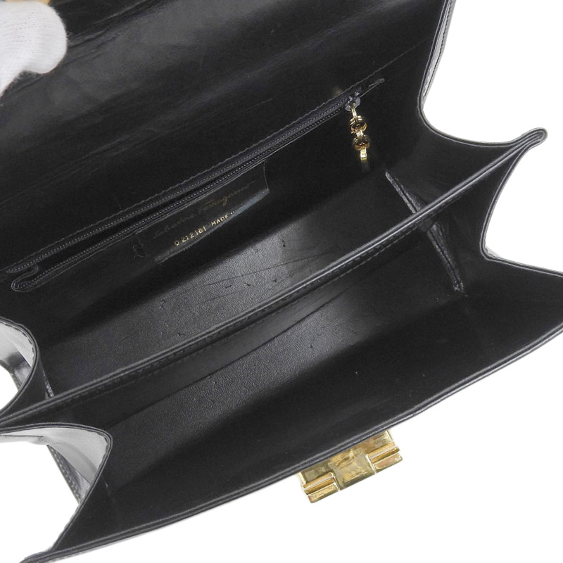http://フェラガモ%20FERRAGAMO%20ガンチーニ%202WAYバッグ%20ハンドバッグ%20ショルダーバッグ%20レザー%20ブラック%20中古%20OB1732