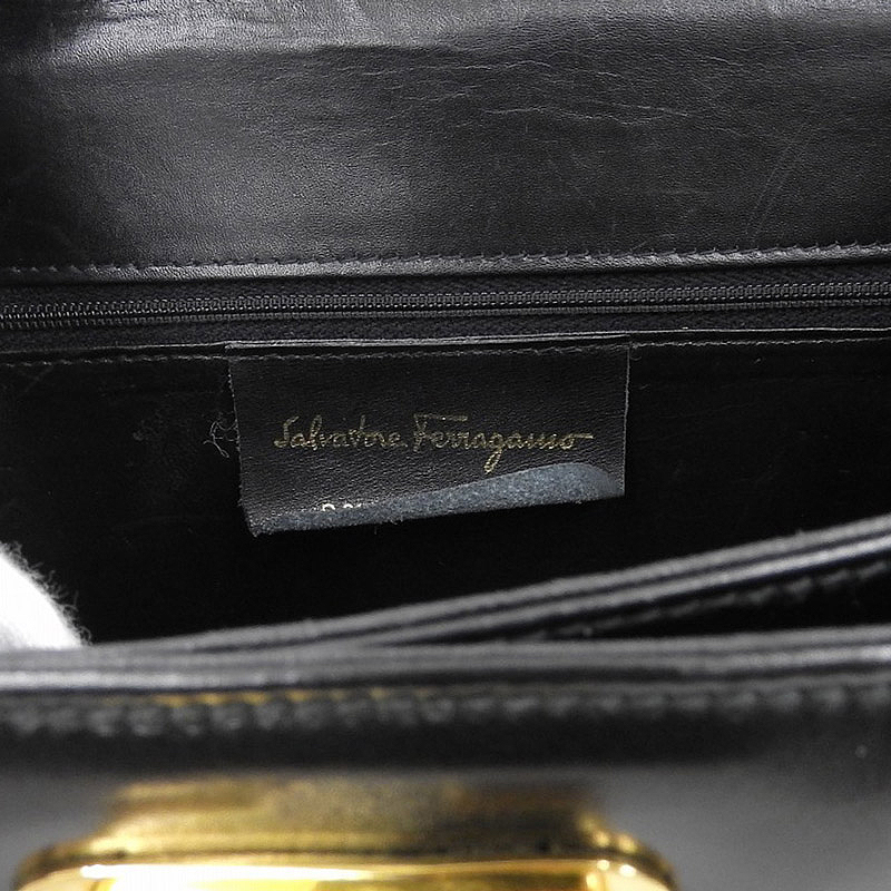 http://フェラガモ%20FERRAGAMO%20ガンチーニ%202WAYバッグ%20ハンドバッグ%20ショルダーバッグ%20レザー%20ブラック%20中古%20OB1732