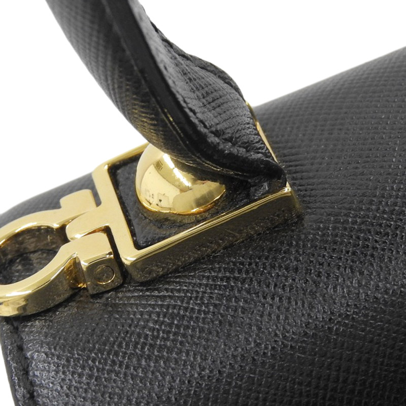 http://フェラガモ%20FERRAGAMO%20ガンチーニ%202WAYバッグ%20ハンドバッグ%20ショルダーバッグ%20レザー%20ブラック%202193%20中古%20OB1733