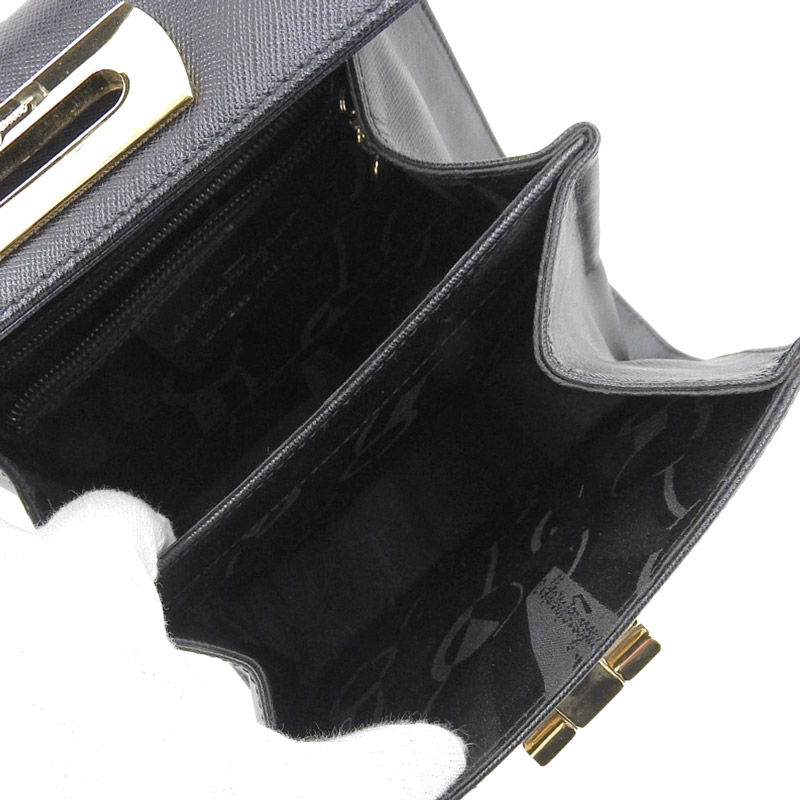 http://フェラガモ%20FERRAGAMO%20ガンチーニ%202WAYバッグ%20ハンドバッグ%20ショルダーバッグ%20レザー%20ブラック%202193%20中古%20OB1733