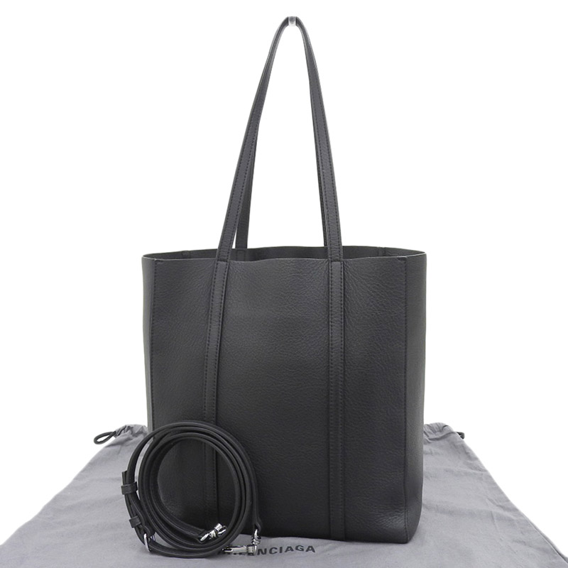 http://バレンシアガ%20BALENCIAGA%20エブリデイトートXS%202WAYバッグ%20トートバッグ%20レザー%20ブラック%20551810%20中古%20OB1735