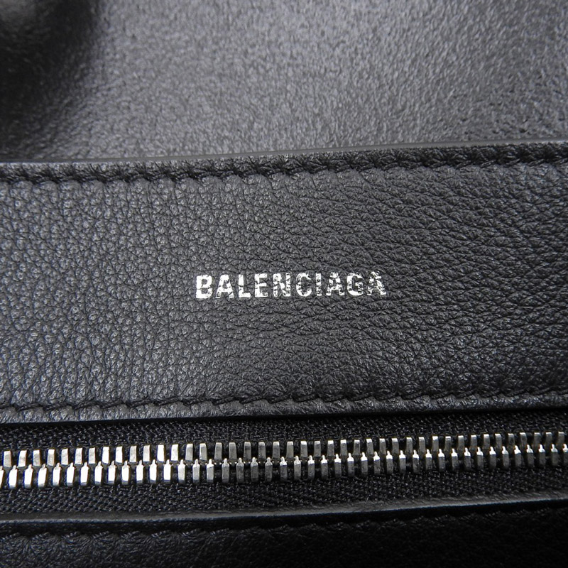 http://バレンシアガ%20BALENCIAGA%20エブリデイトートXS%202WAYバッグ%20トートバッグ%20レザー%20ブラック%20551810%20中古%20OB1735