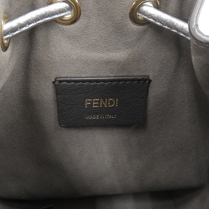 http://フェンディ%20FENDI%20ミニモントレゾール%202WAYバッグ%20ハンドバッグ%20ショルダーバッグ%20レザー%20シルバー%208BS010%20中古%20OB1736