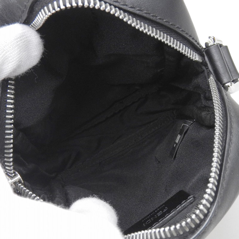 http://フェンディ%20FENDI%20バグズ%20ショルダーバッグ%20レザー%20ブラック%207VA456%20中古%20OB1738