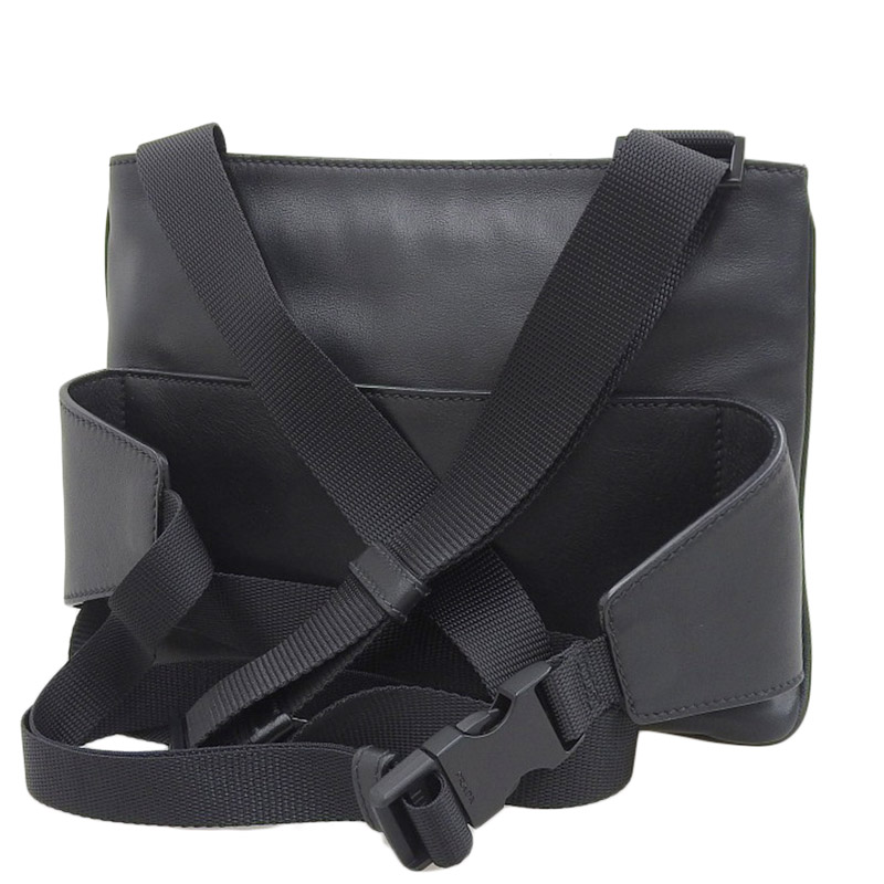 http://プラダ%20PRADA%20ショルダーバッグ%20ウエストポーチ%20レザー%20ブラック%20中古%20OB1740