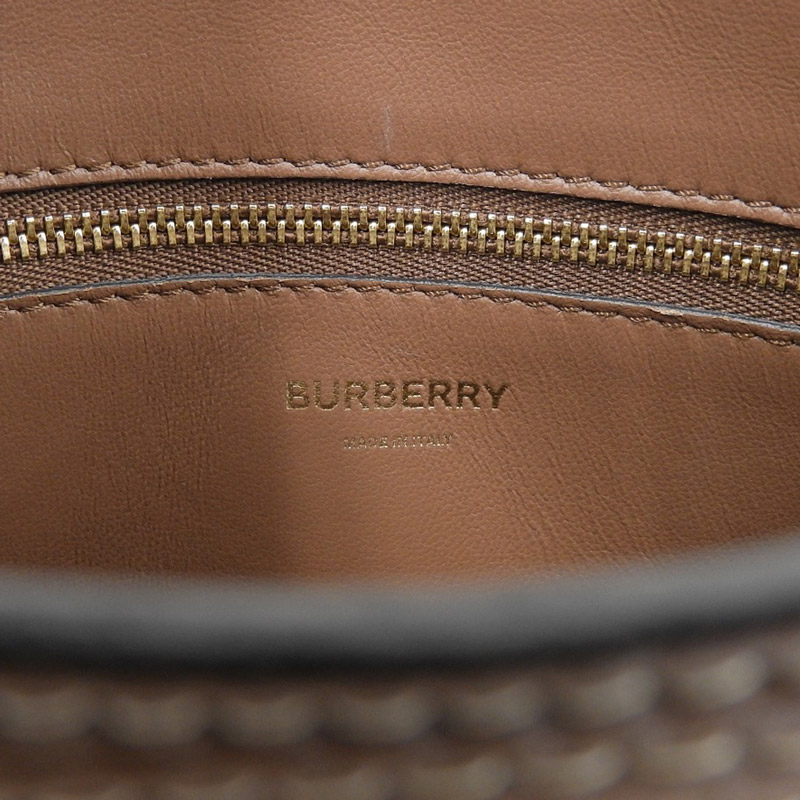 http://バーバリー%20BURBERRY%20ミニ%20ポケットバッグ%202WAYバッグ%20ハンドバッグ%20ショルダーバッグ%20レザー%20ブラウン%208014776%20中古%20OB1742